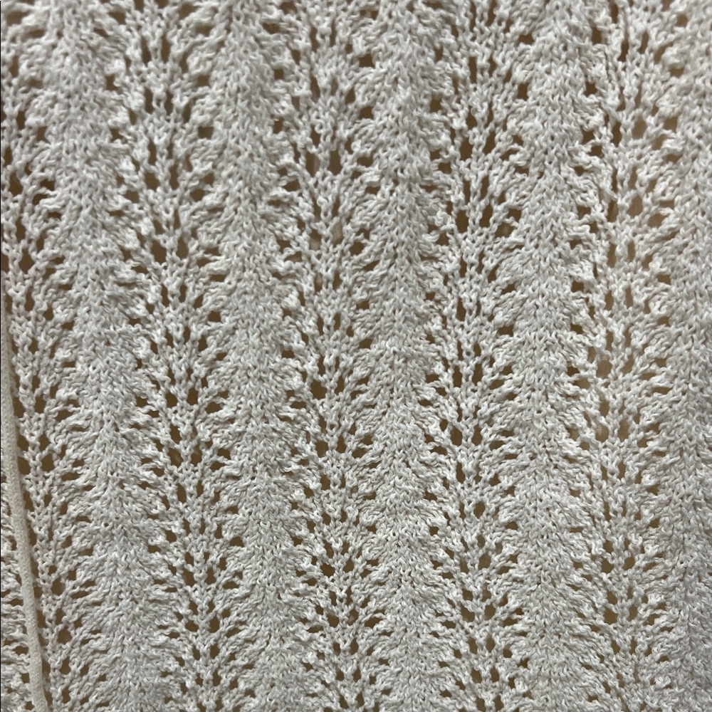 Elegant Cream Knit Skirt - Picture 4 of 9